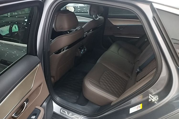 BYD Han 2024 car image #17