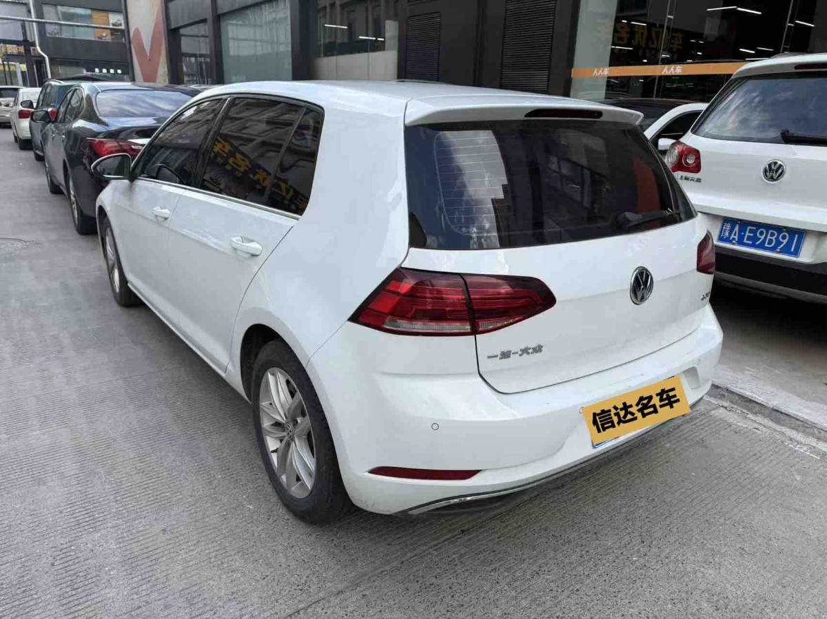 Volkswagen Golf 2018 car image #6