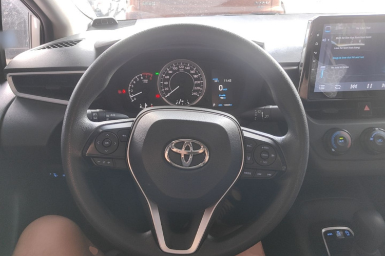 Toyota Corolla 2019 #11 Toyota Corolla 2019 car image #11