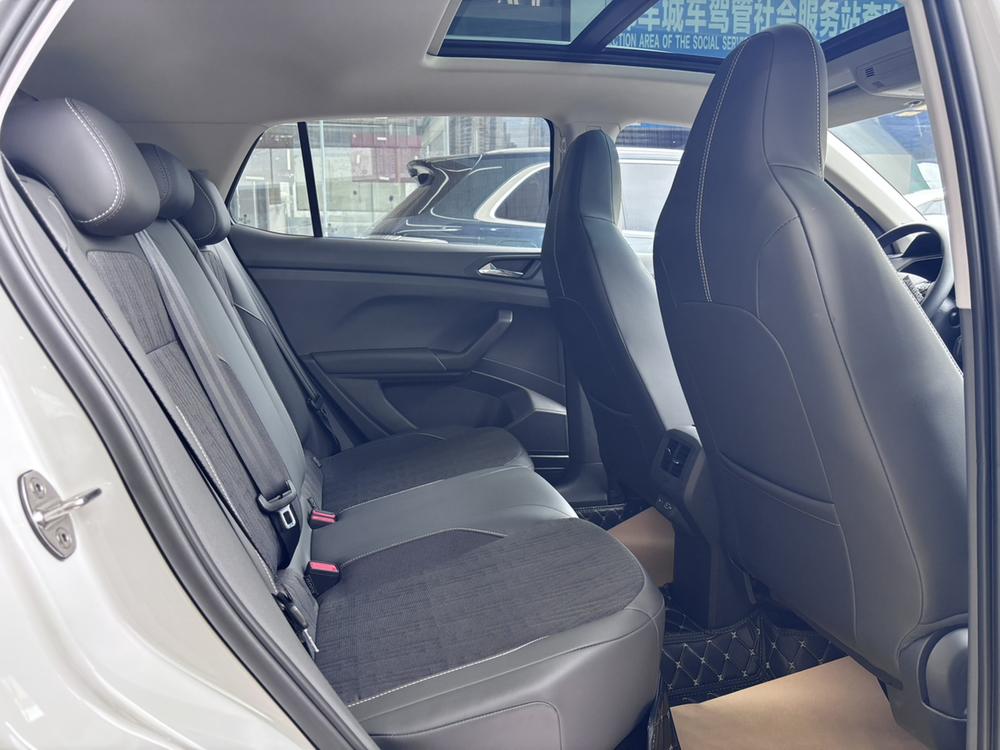 Volkswagen T-Cross 2021 #16 Volkswagen T-Cross 2021 car image #16