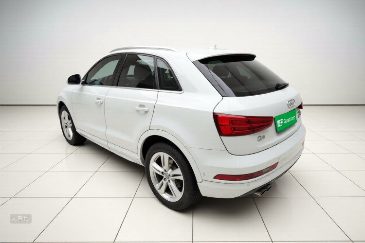 Audi Q3 2017 car image #5