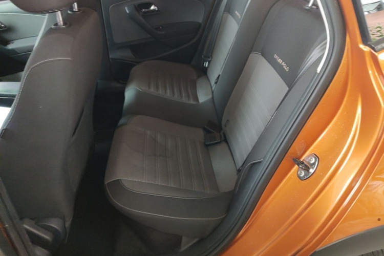 Volkswagen Polo 2016 car image #13
