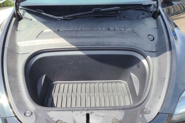 Tesla Model Y 2021 car image #20