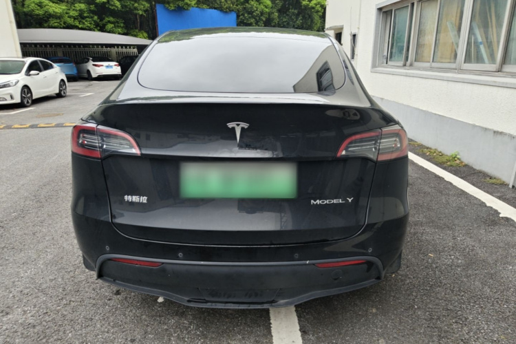 Tesla Model Y 2022 #6 Tesla Model Y 2022 car image #6