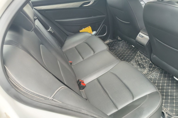 GEELY Emgrand 2020 car image #10