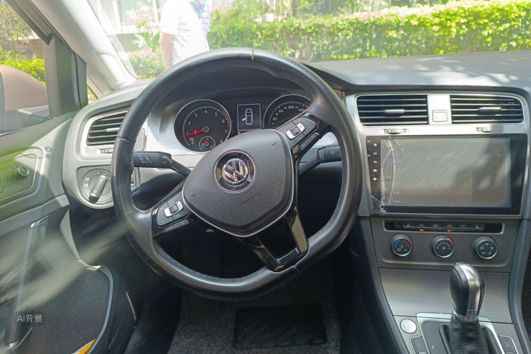 Volkswagen Golf 2015 car image #12