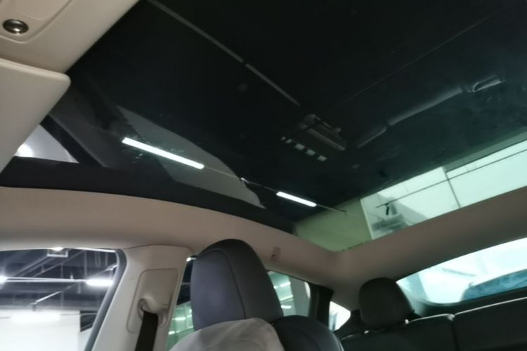 Tesla Model Y 2024 car image #18