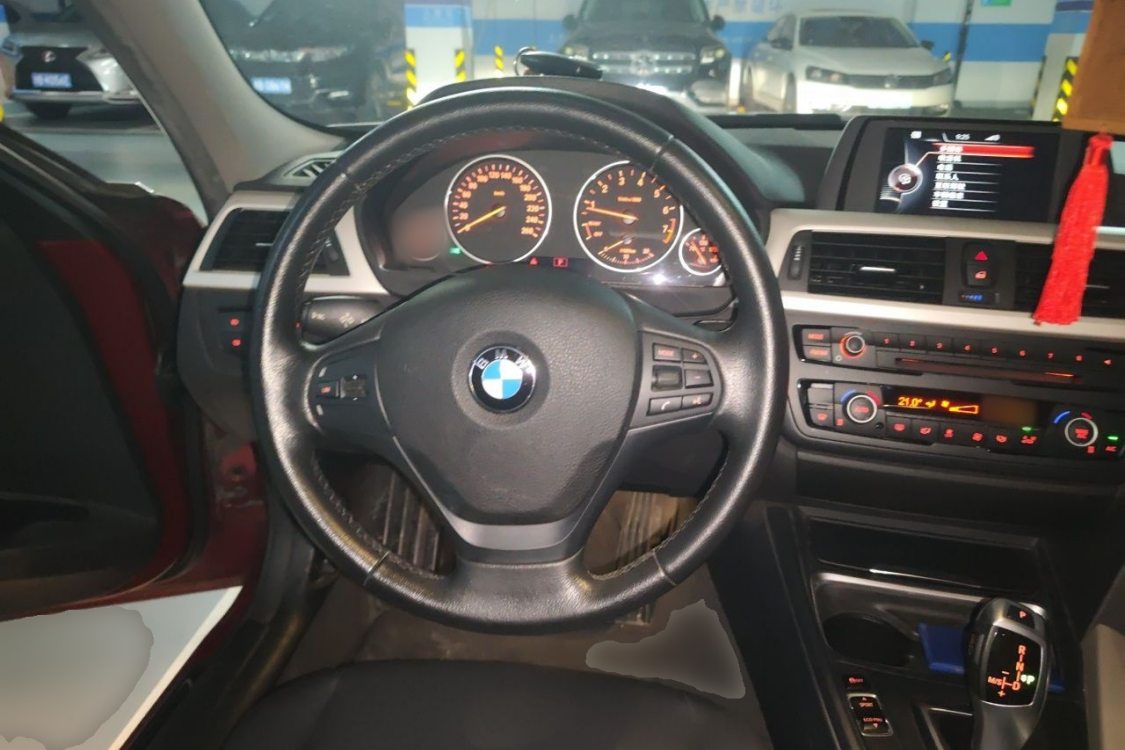 BMW 3 Series 2015 car image #22