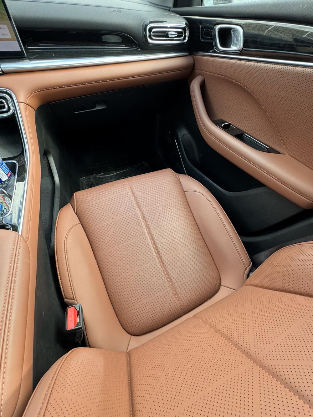 GEELY Emgrand 2025 #8 GEELY Emgrand 2025 car image #8