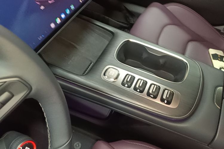 MI SU7 2025 imagem de carro #14