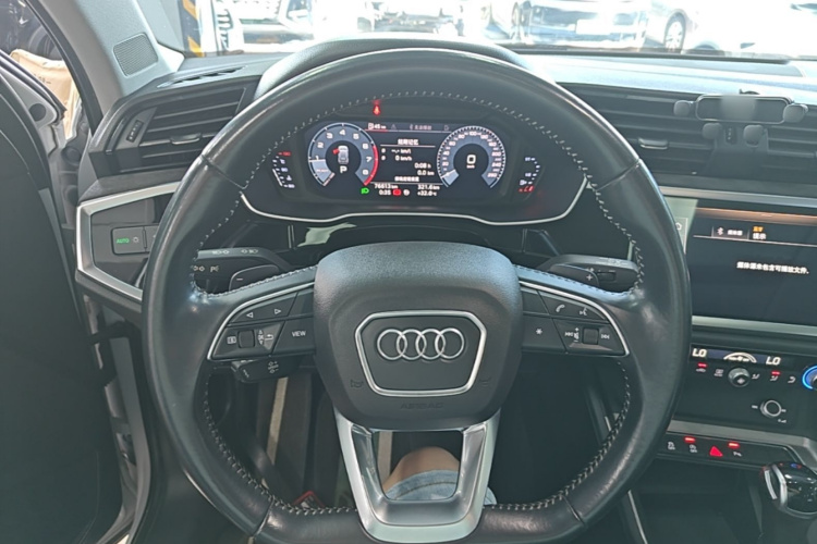 Audi Q3 2020 #11 Audi Q3 2020 car image #11