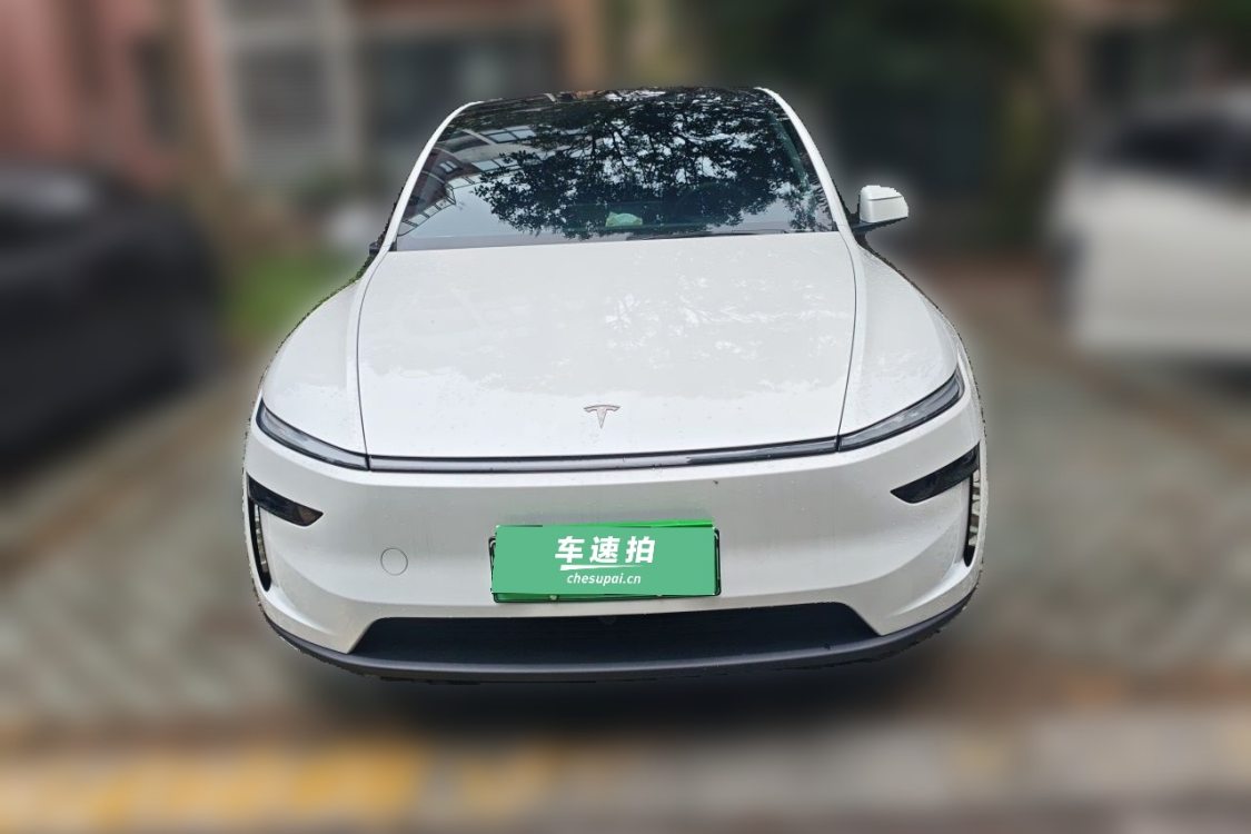 Tesla Model Y 2025 immagine di auto #5