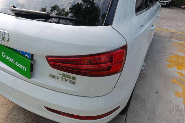 Audi Q3 2018 immagine di auto #8