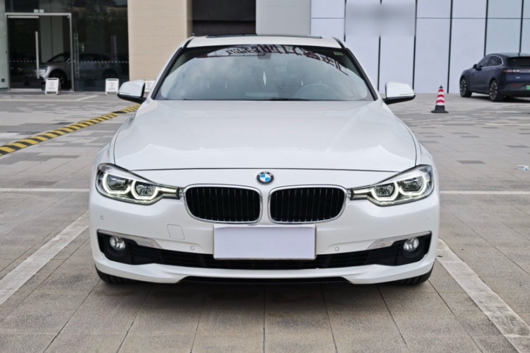 BMW 3 Series 2017 #17 BMW 3 Series 2017 car image #17