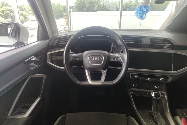 Audi Q3 2021 #12 Audi Q3 2021 car image #12
