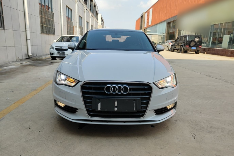 Audi A3 2017 car image #3