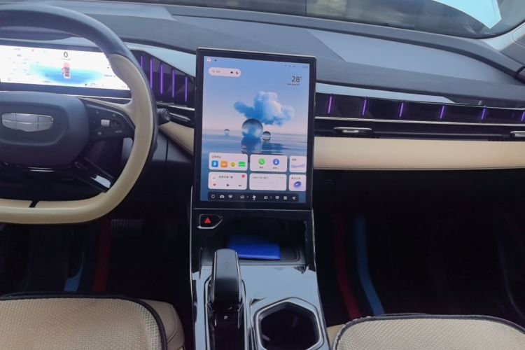 GEELY Boyue L 2023 car image #13