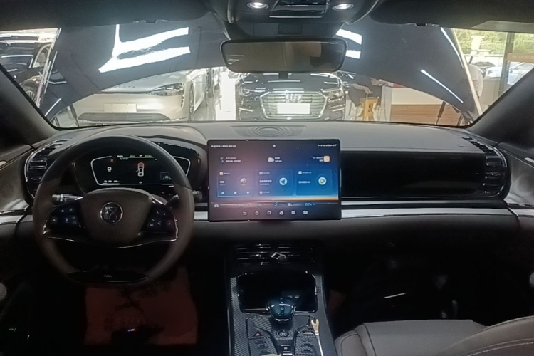 BYD Han 2022 immagine di auto #10