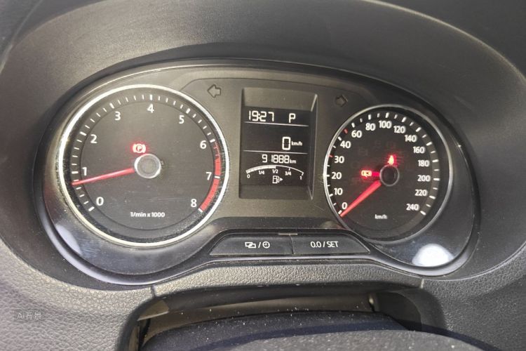 Volkswagen Polo 2015 car image #14
