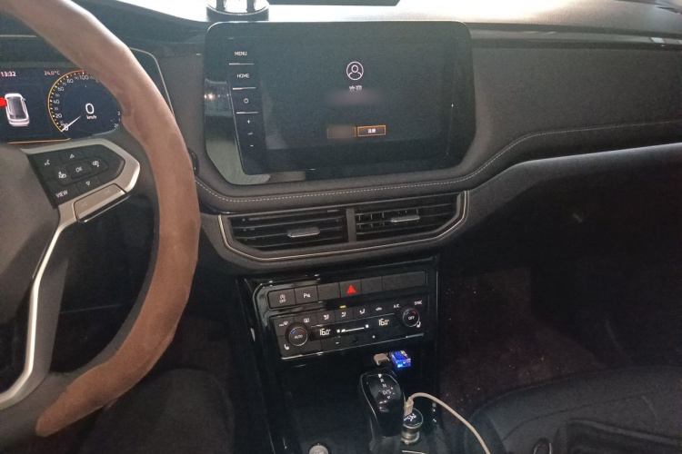 Volkswagen Tharu 2025 immagine di auto #17