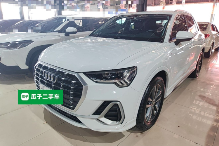 Audi Q3 2021 car image #2