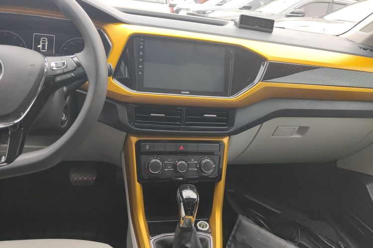 Volkswagen T-Cross 2020 car image #13