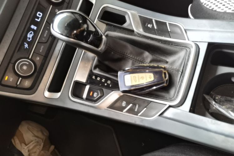 GEELY Emgrand 2019 car image #10