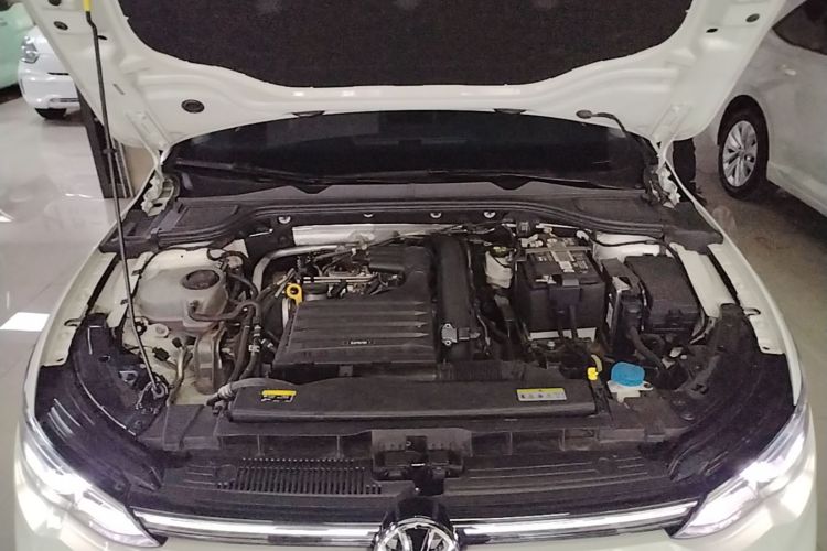 Volkswagen Golf 2023 car image #20