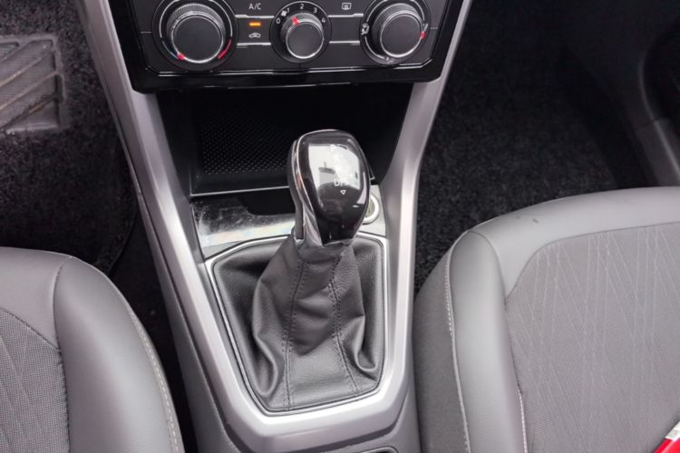 Volkswagen T-Cross 2020 image de voiture #14