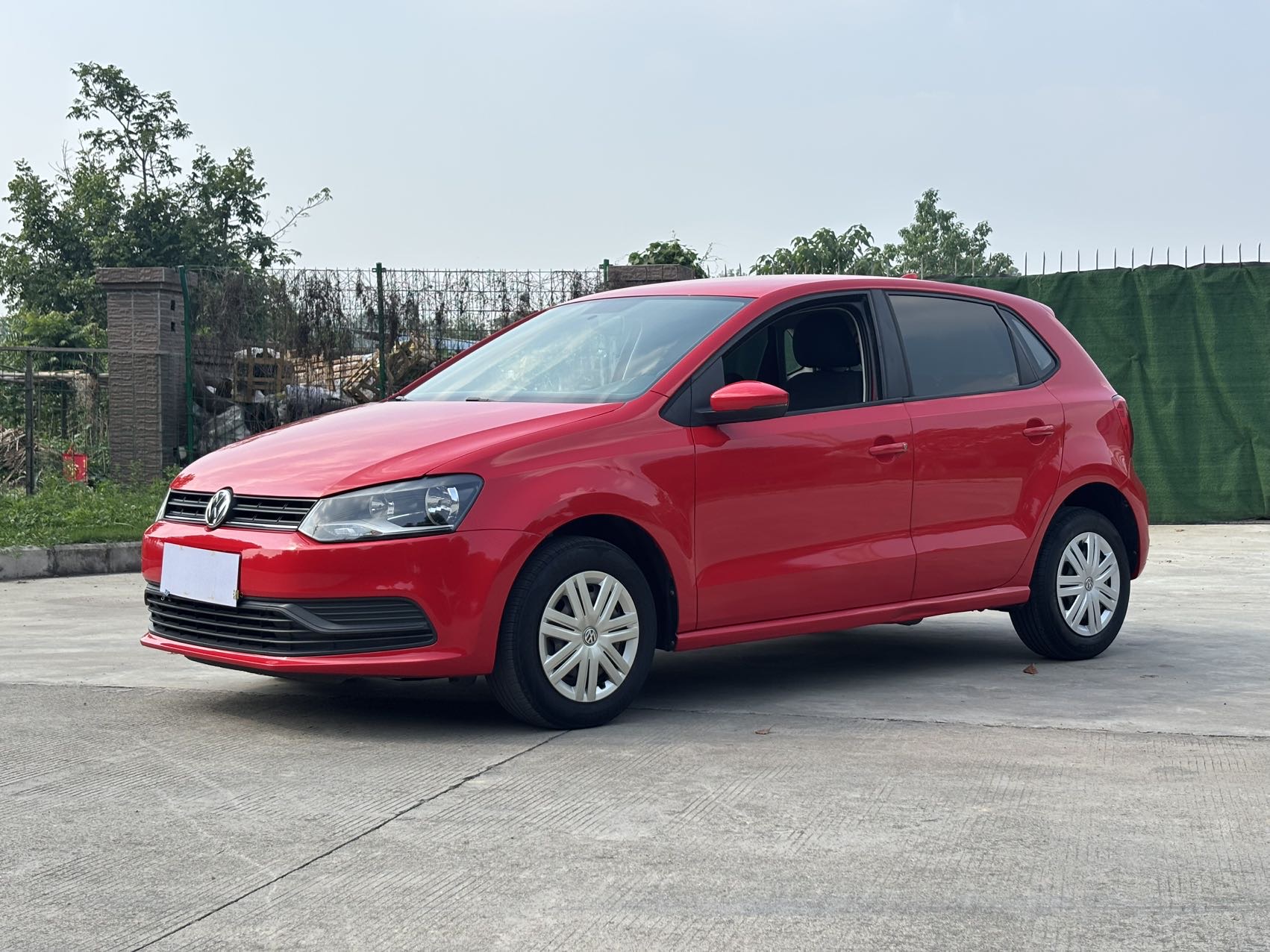 Volkswagen Polo 2017 car image 