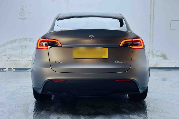 Tesla Model Y 2024 #6 Tesla Model Y 2024 car image #6