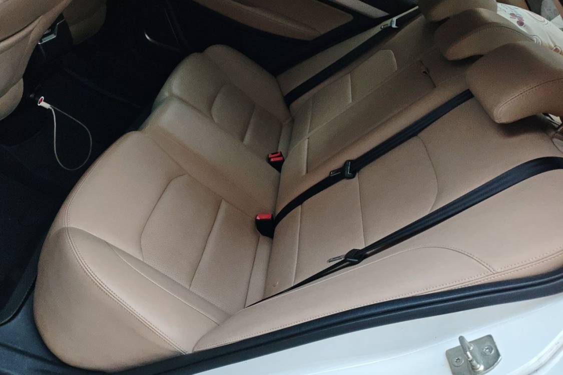 GEELY Emgrand 2018 car image #19