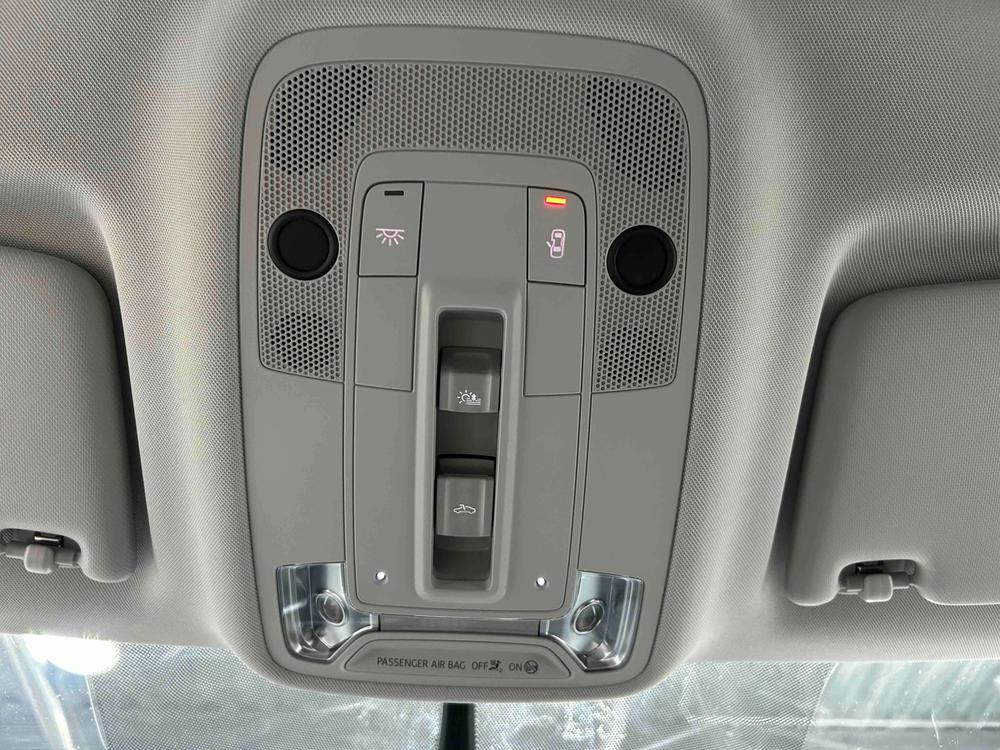 Audi Q3 2022 car image #11