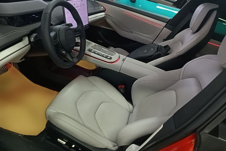 MI SU7 2025 car image #16