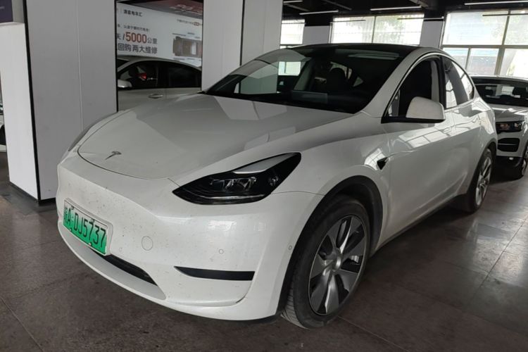 Tesla Model Y 2022 #2 Tesla Model Y 2022 car image #2