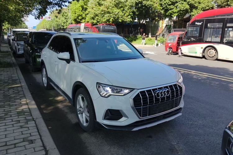 Audi Q3 2020 immagine di auto #6