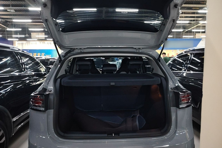 Volkswagen Tharu 2025 car image #21