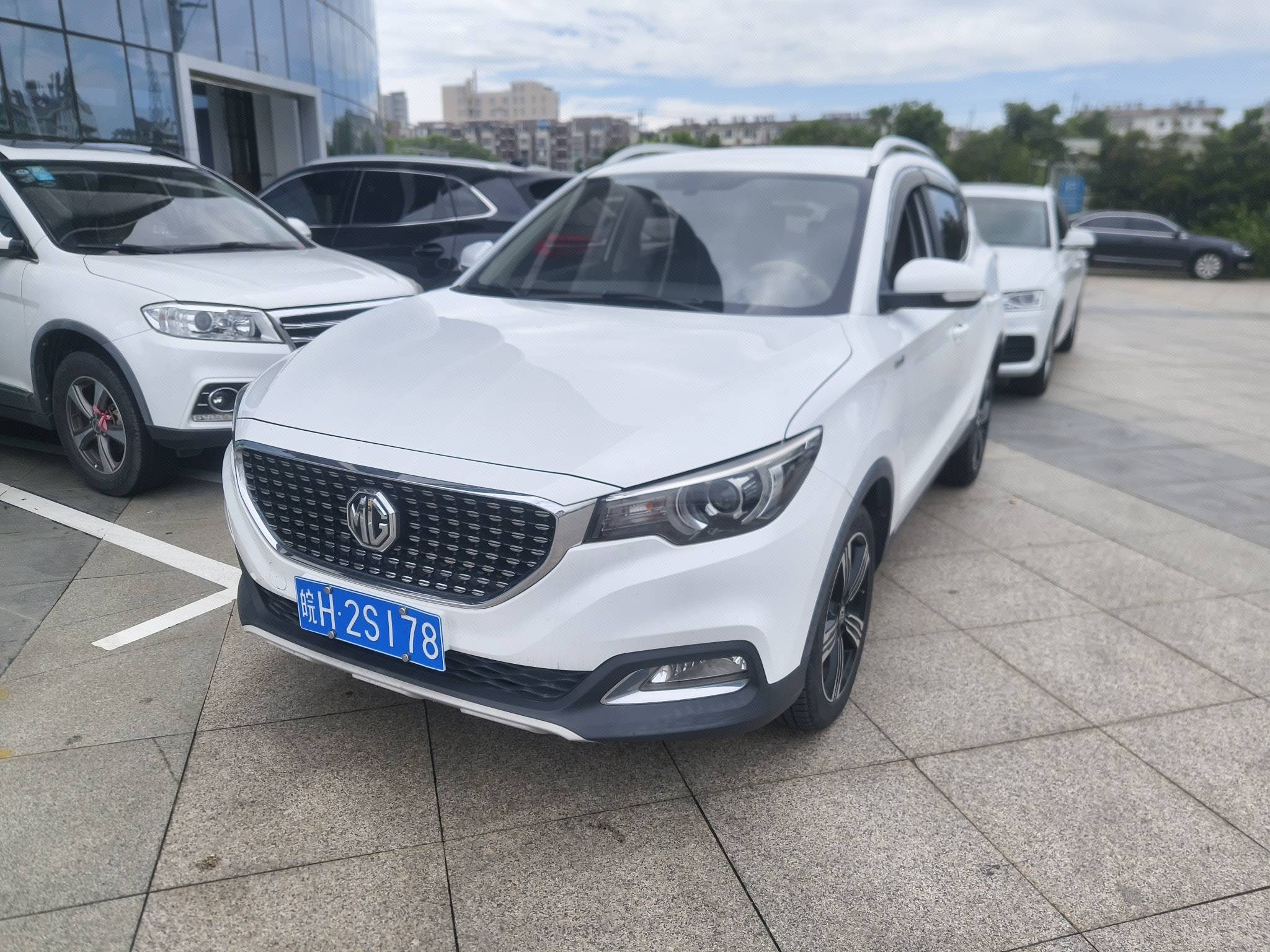MG ZS 2018 car image 