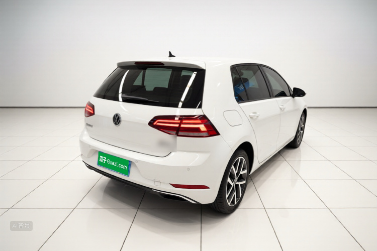 Volkswagen Golf 2020 car image #7