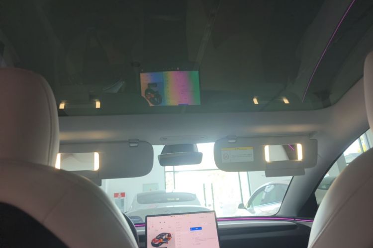 Tesla Model 3 2025 immagine di auto #18