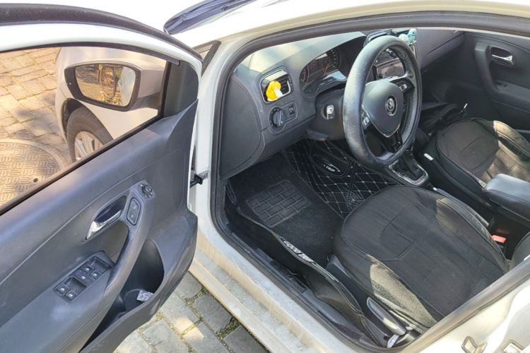 Volkswagen Polo 2018 car image #16