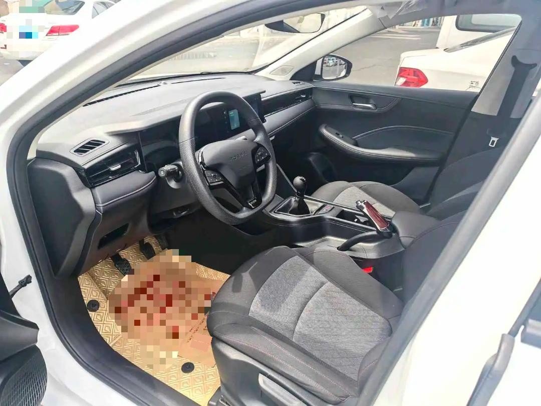 Roewe i5 2025 image de voiture #8