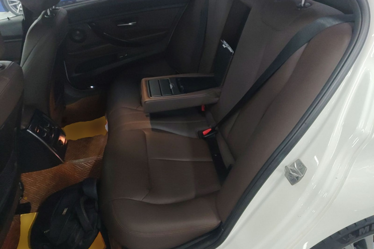 BMW 3 Series 2018 #17 BMW 3 Series 2018 car image #17