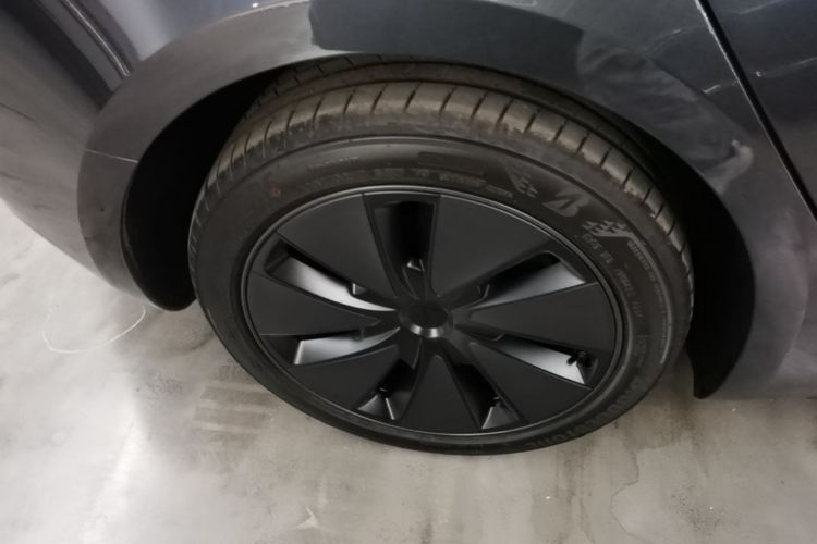 Tesla Model 3 2026 car image #10