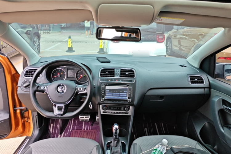 Volkswagen Polo 2014 car image #10