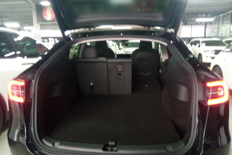 Tesla Model Y 2023 #19 Tesla Model Y 2023 car image #19