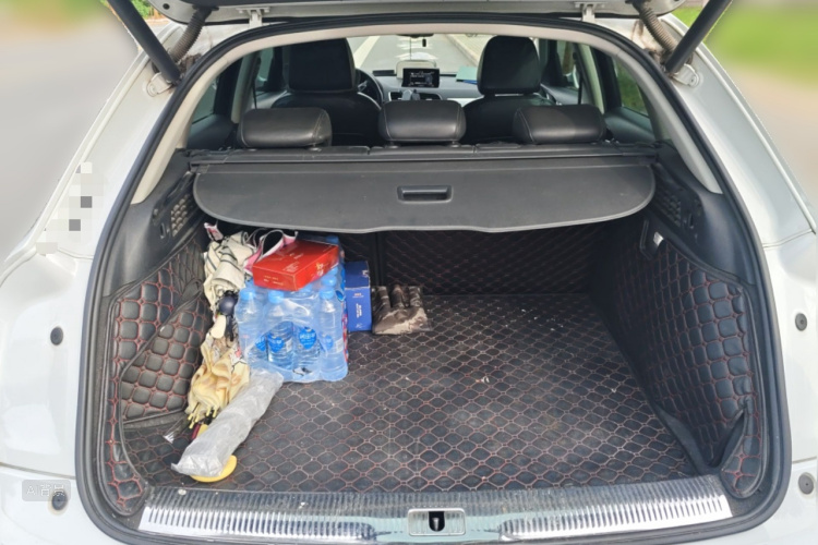 Audi Q3 2016 car image #21