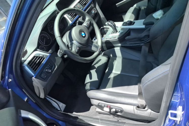BMW 3 Series 2018 #15 BMW 3 Series 2018 car image #15