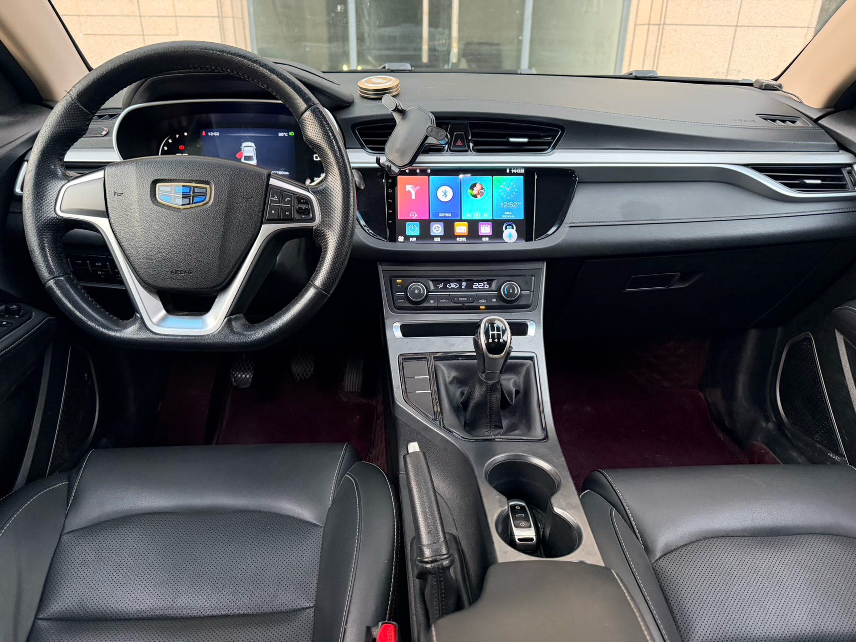 GEELY Emgrand 2019 #5 GEELY Emgrand 2019 car image #5