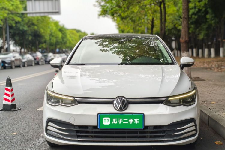 Volkswagen Golf 2021 car image #3